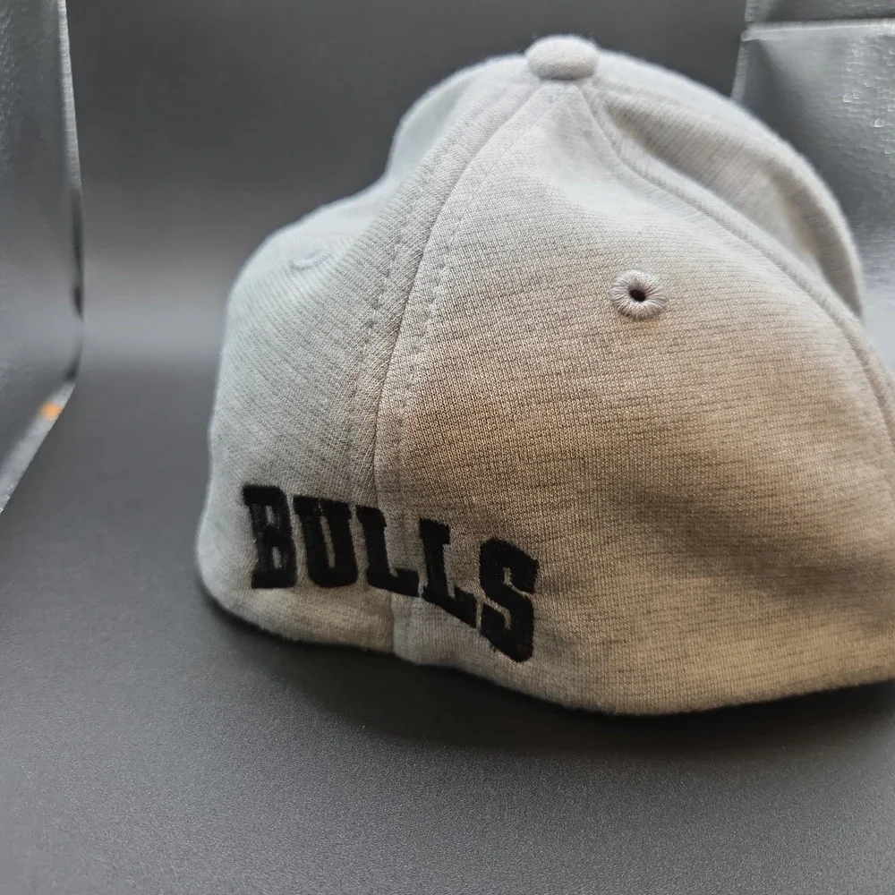 Ultra Game Chicago Bulls NBA Basketball Hat Cap Mens OSFM Gray Black Embroidered
